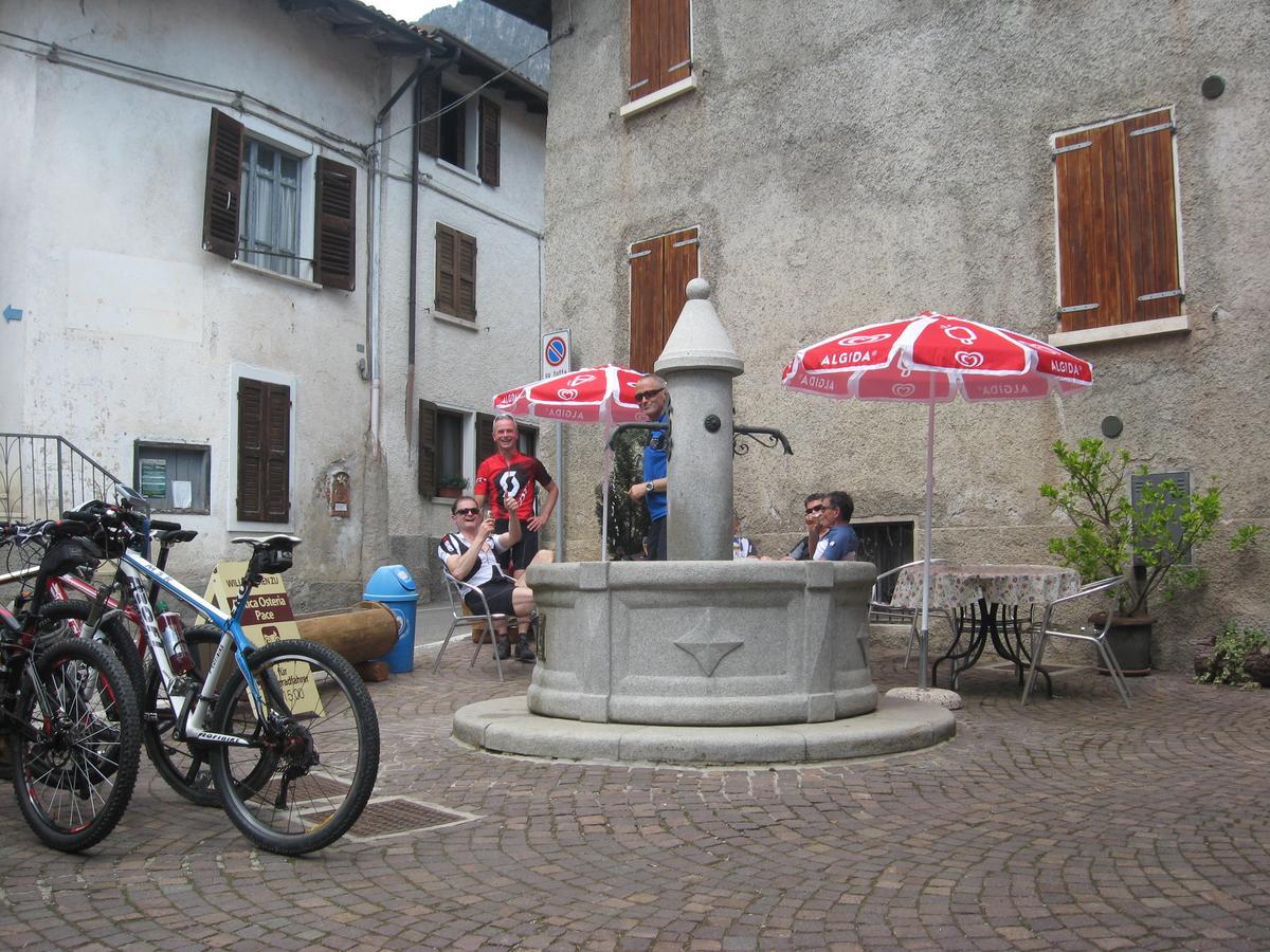 Antica Osteria Pace Hotel Moerna Exterior foto